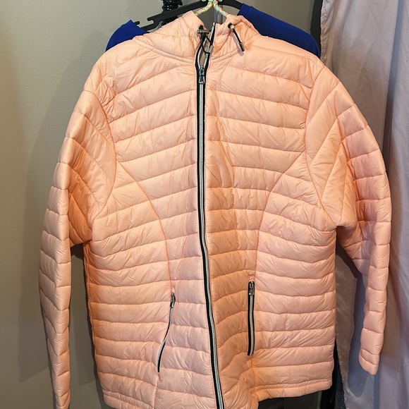 Quilted Puffer Jacket with Hood - Picture 16 of 17